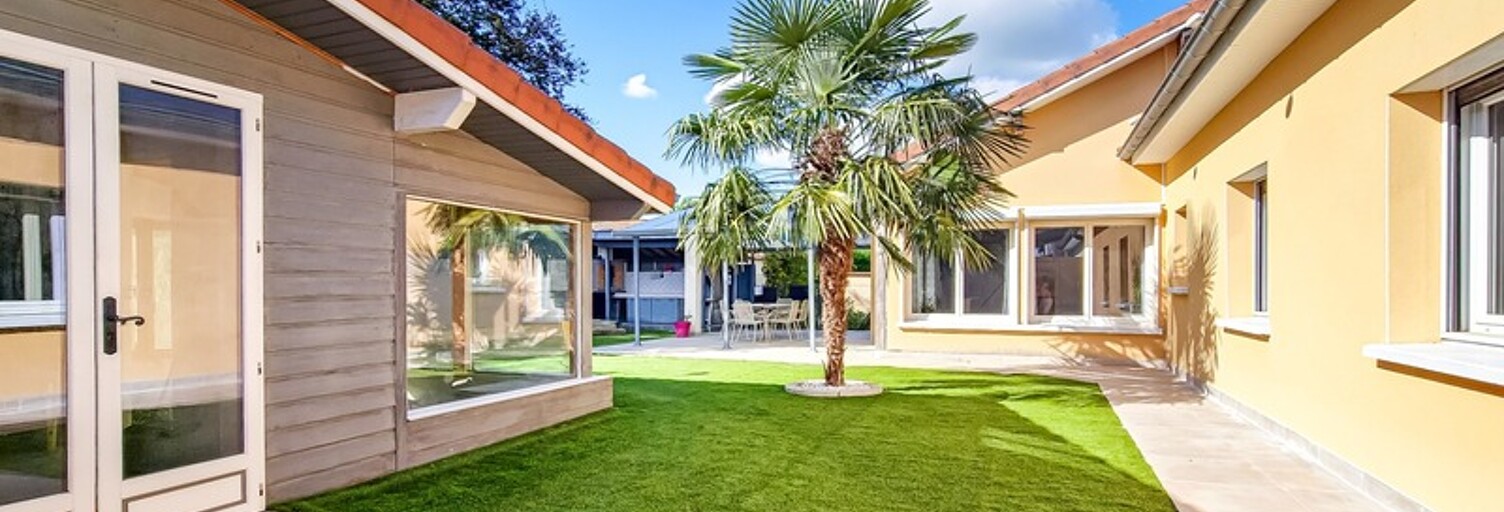 Maison 6 Pièces 220 m² à vendre à Chevroux (01190)