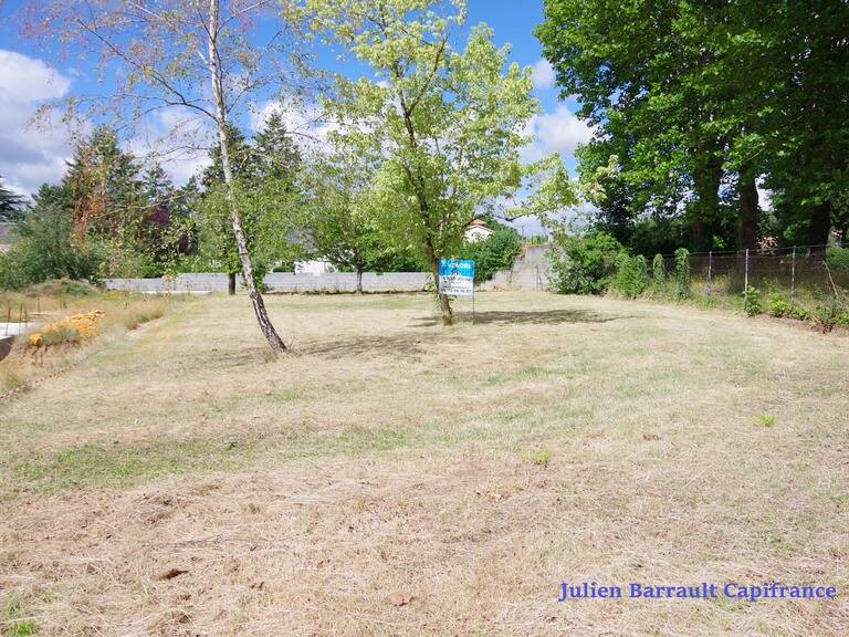 SAINT JULIEN L’ARS Terrain de 1028 m² libre de constructeur à viabiliser — photo 1