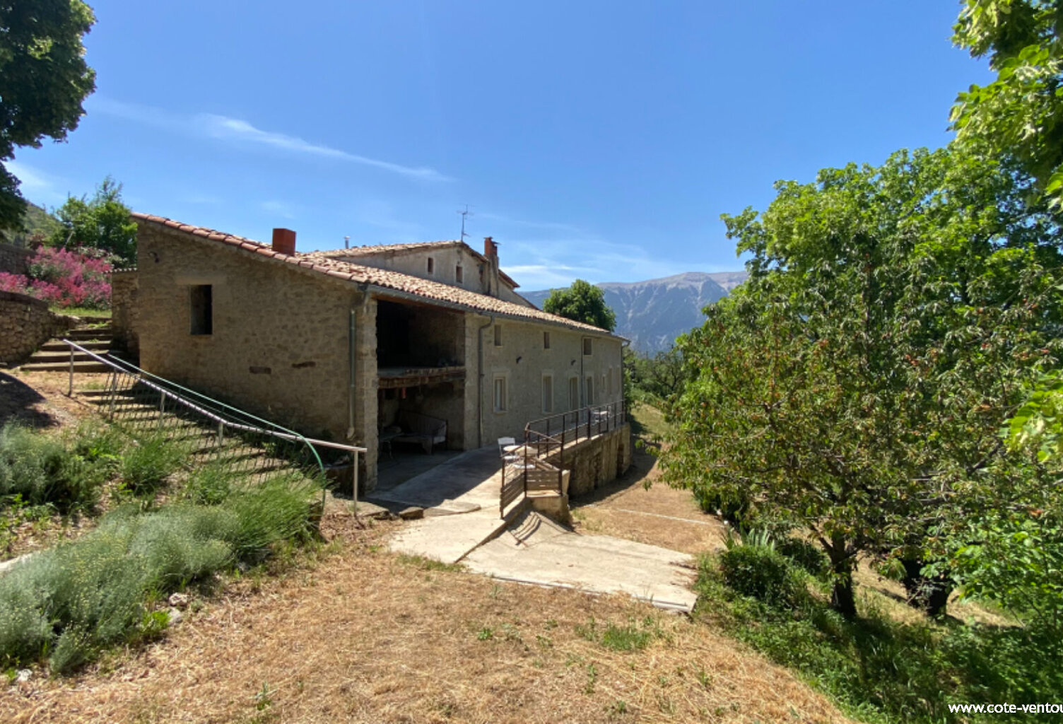 Ancienne ferme avec dépendances en Drôme Provençale — photo 1