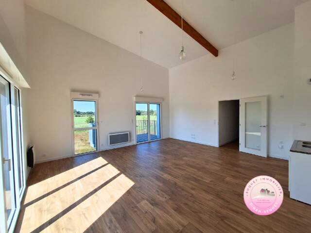 A VENDRE - LE RHEU- APPARTEMENT T4 DE 85m² — photo du bien