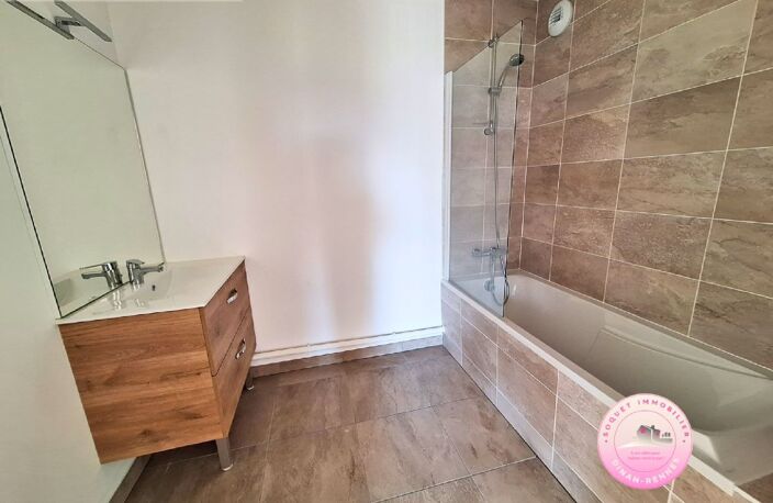 A VENDRE - LE RHEU- APPARTEMENT T3 DE 63,40m² dernier étage — photo 4