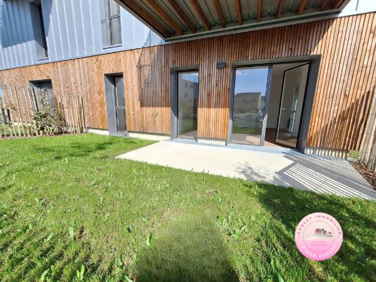 A VENDRE - LE RHEU- APPARTEMENT T3 DE 65,25m² en rez-de-jardin — photo 1