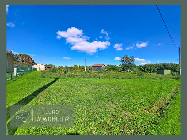 Terrain de 2000m2, viabilisé, constructible, proche - GIROND — photo du bien