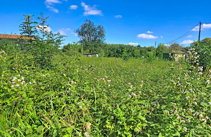Terrain de 2000m2, viabilisé, constructible, proche - GIROND — photo 2