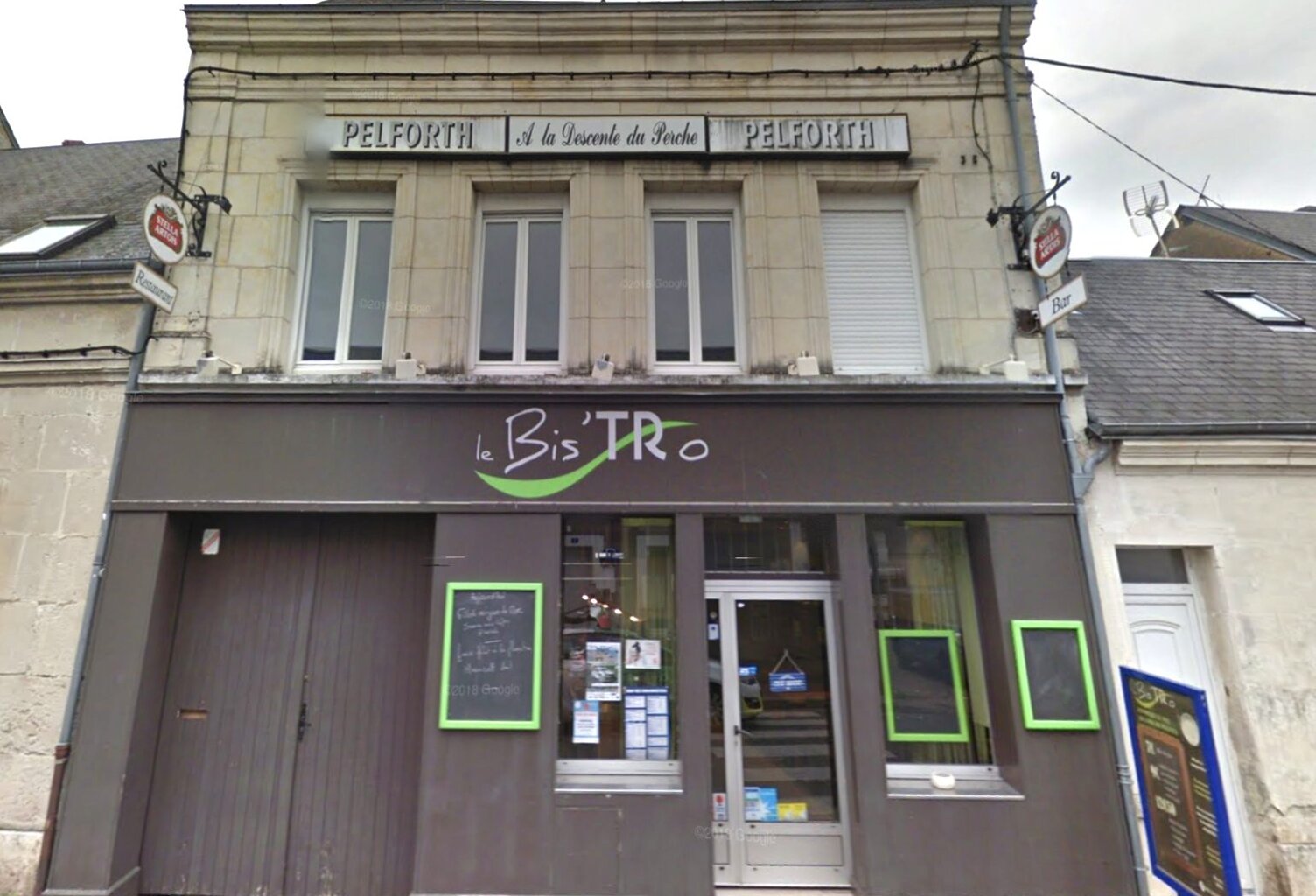 immeuble d habitation et commerce de restauration traiteur — photo 1
