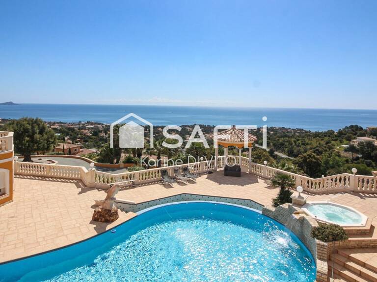 Propriété d'exception - Vue panoramique entre ciel, mer et nature — photo 1