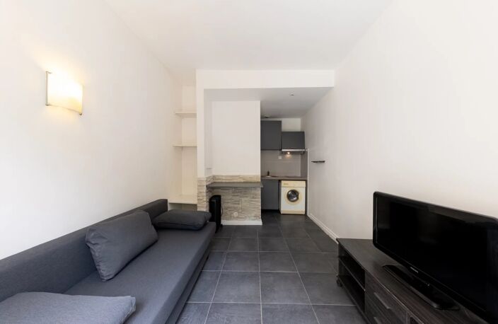STUDIO AVEC PARKING PRIVATIF — photo 3