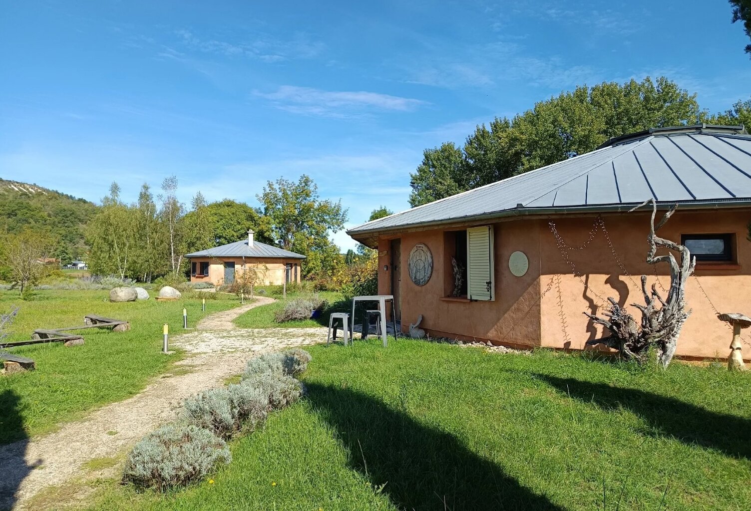 Local commercial — photo 1