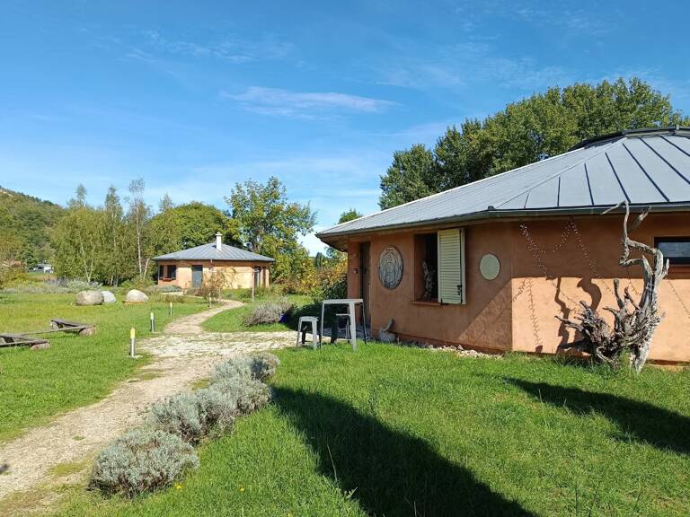 Local commercial — photo 1