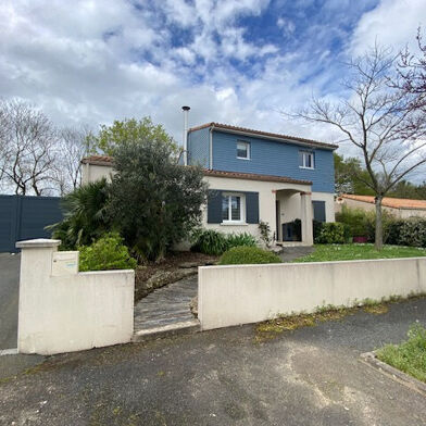 Maison 8 pièces 1115 €