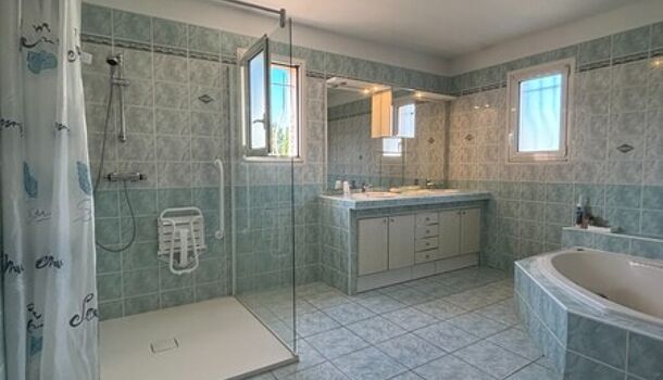 Villa / Maison 6 pièces  à vendre Montélimar 26200