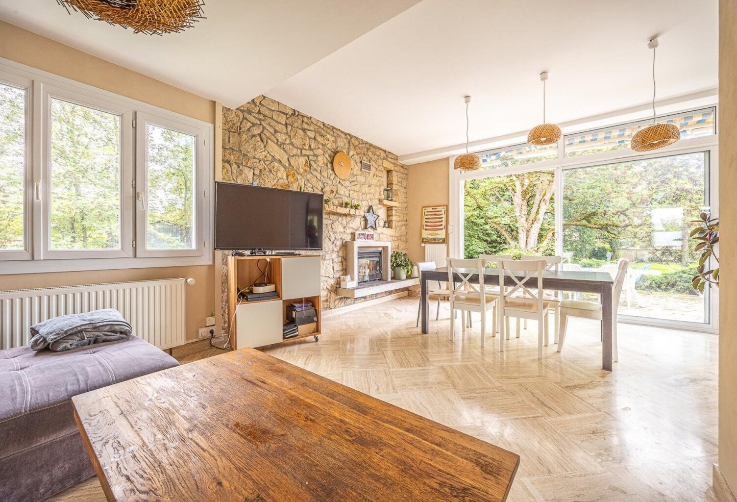 Grande maison familiale avec superbe jardin, piscine et terrain constructible ! — photo 1