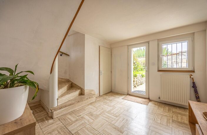 Grande maison familiale avec superbe jardin, piscine et terrain constructible ! — photo 4