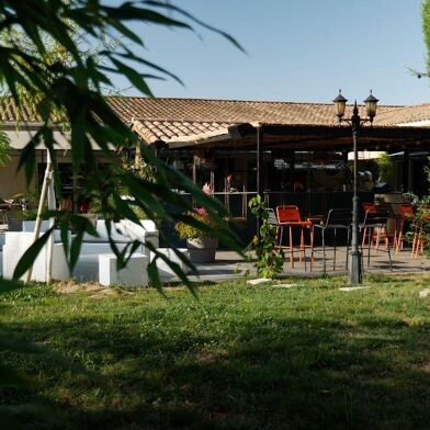 Commerce  805000 €