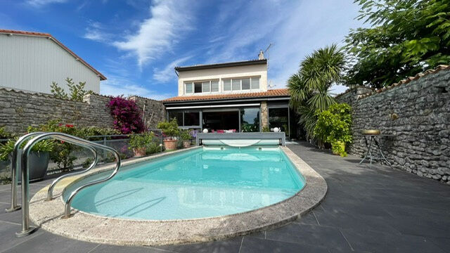 Villa / Maison  T8 à vendre Vaux-sur-Mer 17640