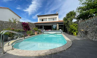 Maison 8 Pièces 186 m² à vendre à Vaux-sur-Mer (17640)