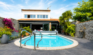 Maison 8 Pièces 186 m² à vendre à Vaux-sur-Mer (17640)