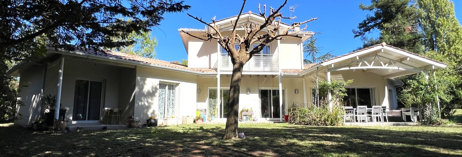 Maison 8 Pièces 240 m² à vendre à Sainte-Eulalie (33560)