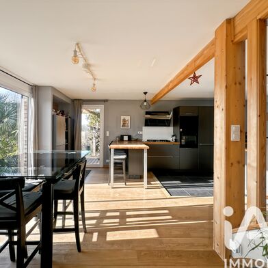 Maison 6 pièces 374400 €