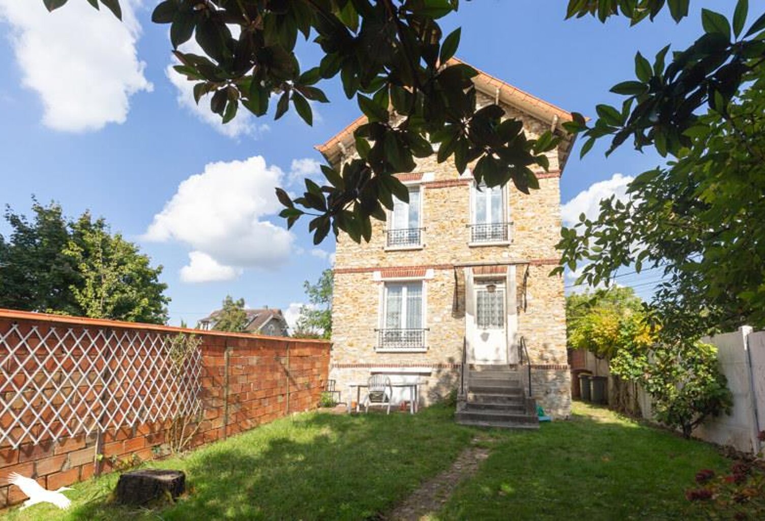 Maison en pierre de 6 pièces principales — photo 1