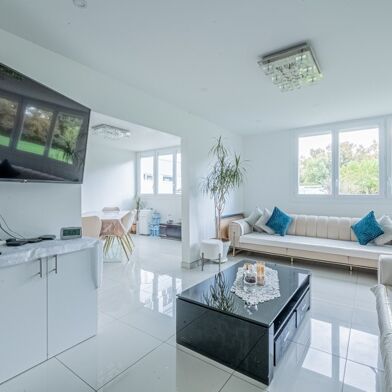 Appartement 4 pièces 200000 €