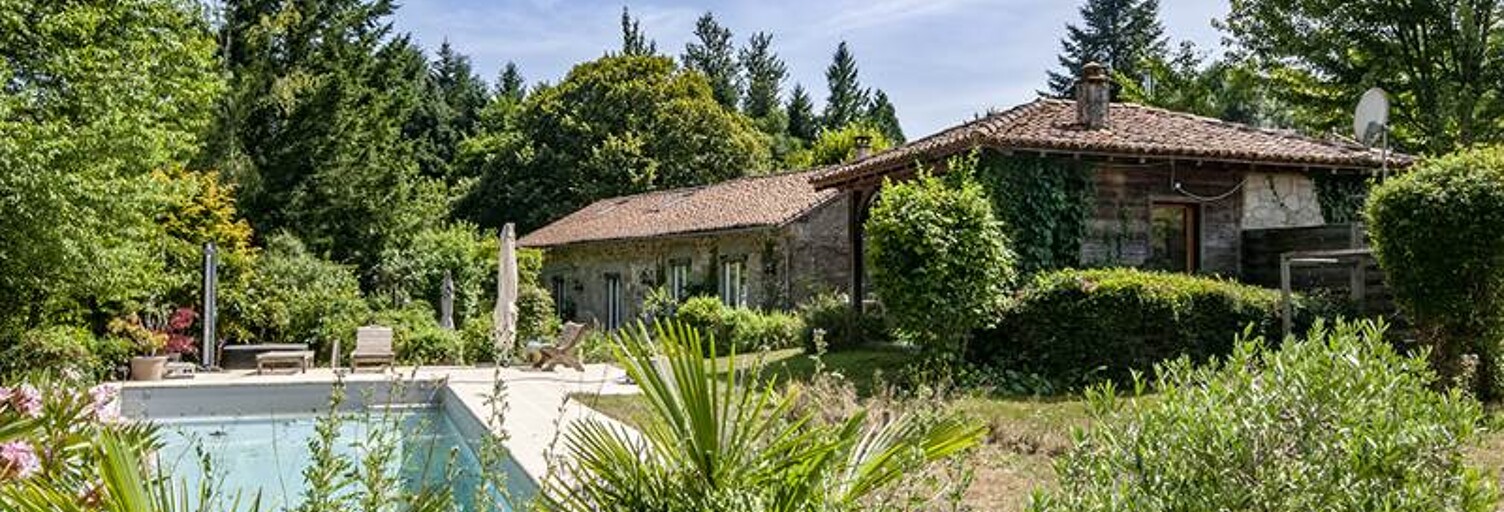 Maison 7 Pièces 203 m² à vendre à Piégut-Pluviers (24360)