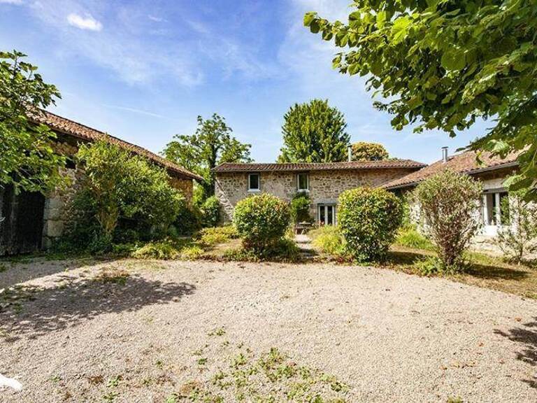 Ferme (tte) de 7 pièces principales — photo 1