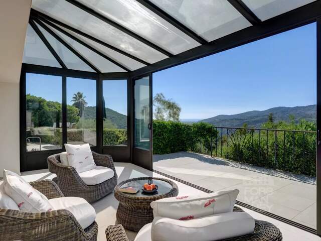 Peymeinade : Villa au cœur d’une domaine sécurisé, avec vue mer — photo du bien