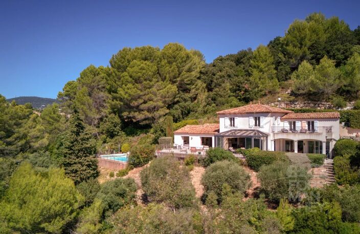 Peymeinade : Villa au cœur d’une domaine sécurisé, avec vue mer — photo 2
