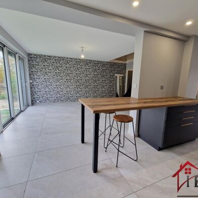 Maison 6 pièces 220000 €