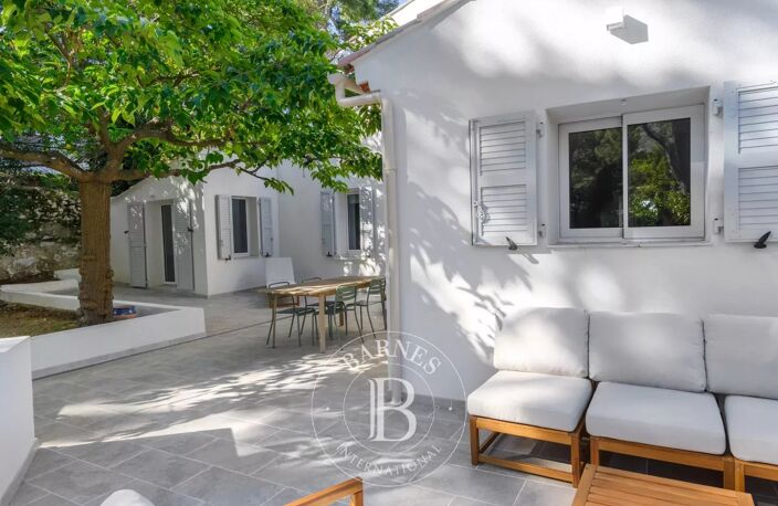 LA PANOUSE MAISON 148 M2 VUE COLLINES, TERRASSES PARKING ET GARA — photo 4