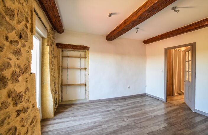 Maison de village à Vendre à Estézargues, 4 chambres, idéal premier achat, investissement locatif — photo 2