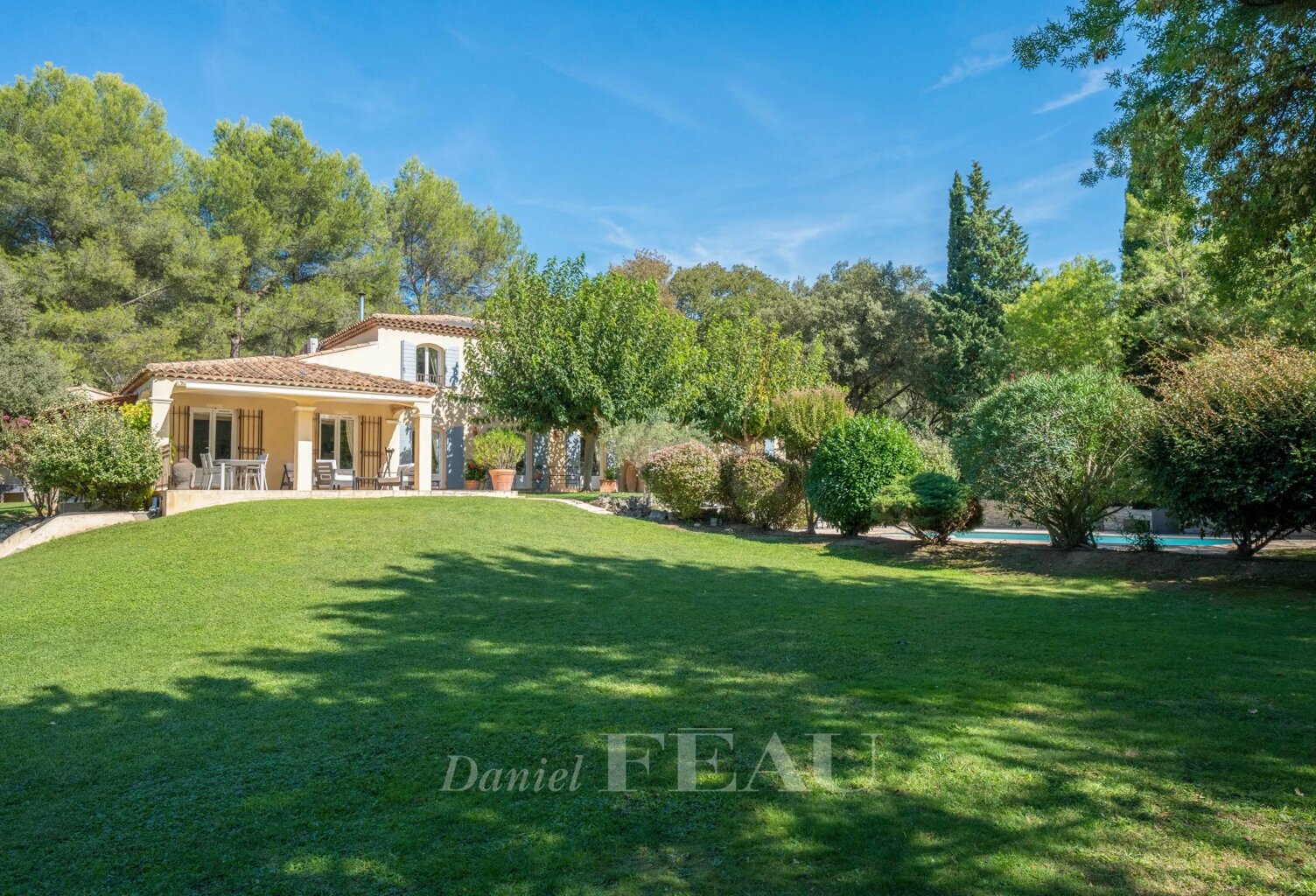 Campagne d'Aix en Provence - Maison traditionnelle — photo 1