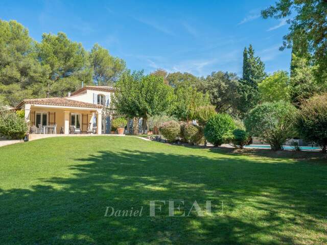 Campagne d'Aix en Provence - Maison traditionnelle — photo du bien