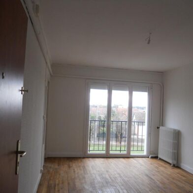 Appartement 5 pièces 484 €