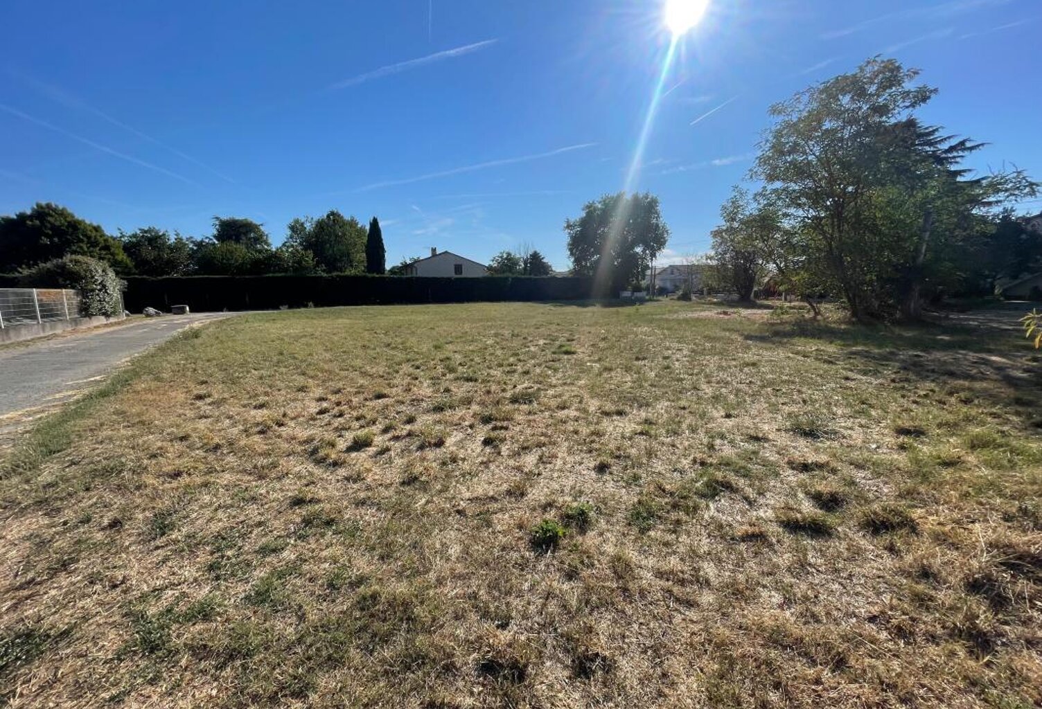 Terrain plat viabilisé - 676m² — photo 1