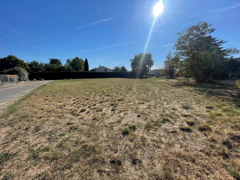 Terrain plat viabilisé - 676m² — photo 1