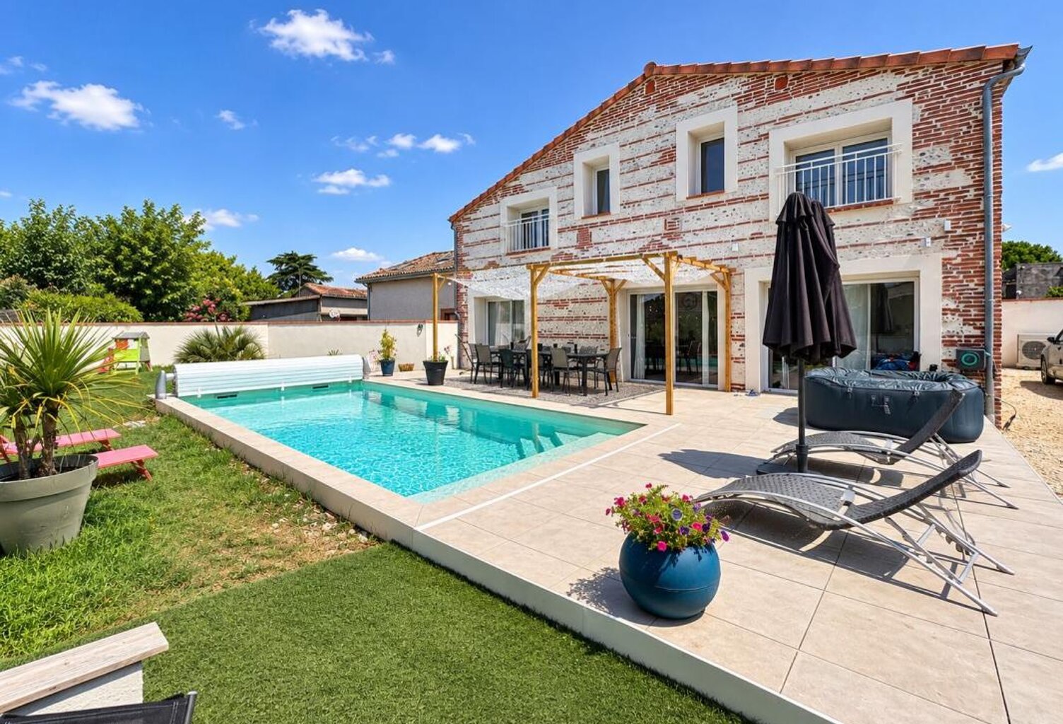 Launaguet, Élégante Demeure de Caractère 198 m²Avec Jardin Paysager et Piscine — photo 1