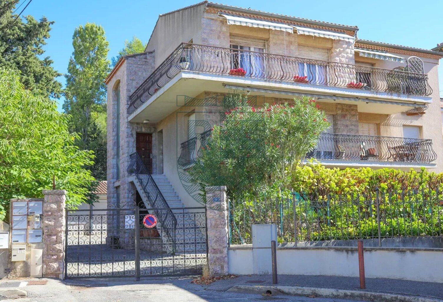 AIX OUEST - ATELIER DE PHOTOGRAPHE — photo 1