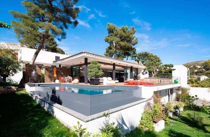 VILLA CONTEMPORAINE AVEC PISCINE - LA PANOUSE  - 13009 MARSEILLE — photo 2