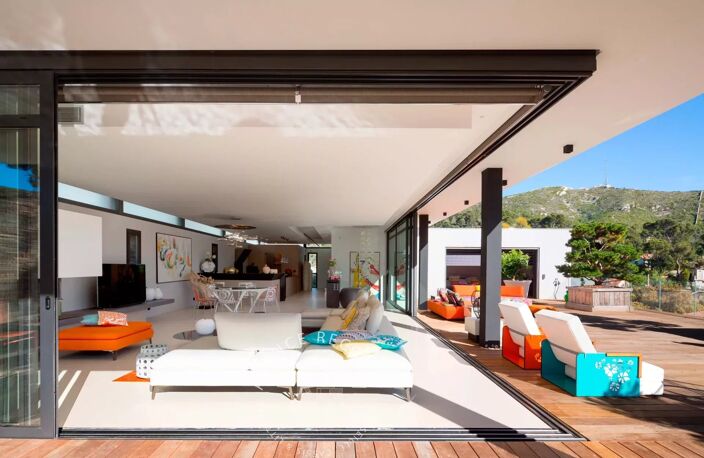 VILLA CONTEMPORAINE AVEC PISCINE - LA PANOUSE  - 13009 MARSEILLE — photo 5