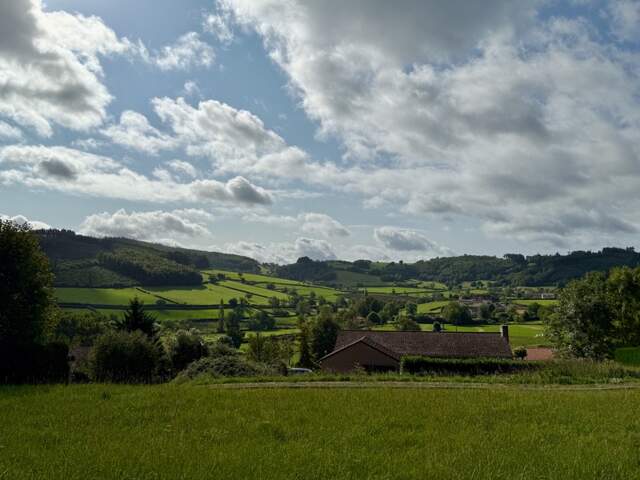 Exclusivité, Terrain à vendre  MATOUR (71) centre ville avec accès piéton — photo du bien