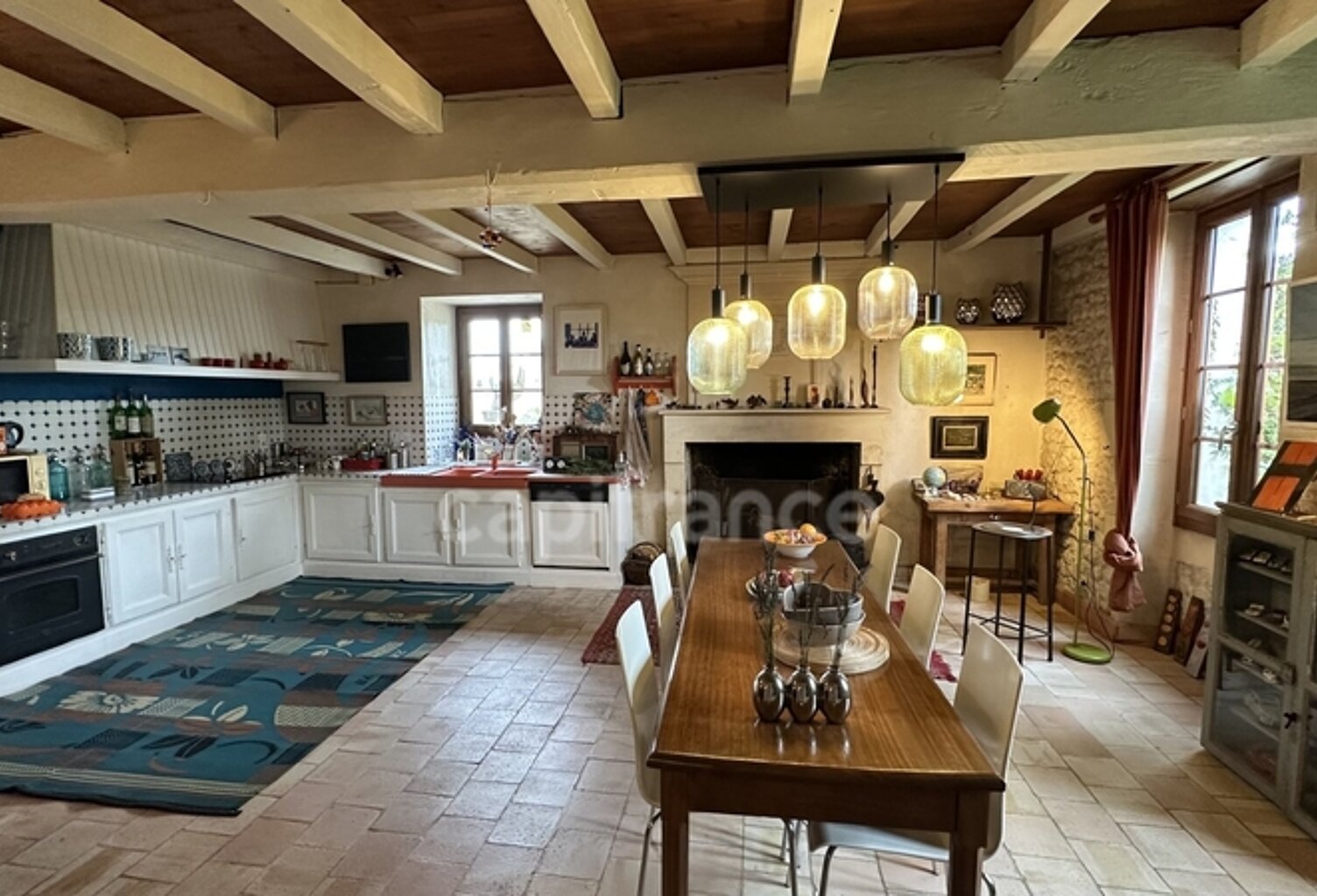 À vendre , Authentique longère charentaise de 186 m² habitables avec grand terrain arboré à Berneuil — photo 1
