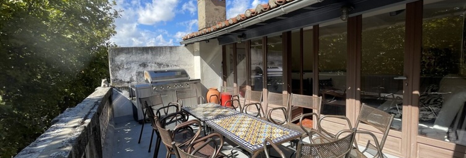 Maison 7 Pièces 251 m² à vendre à Arles (13200)