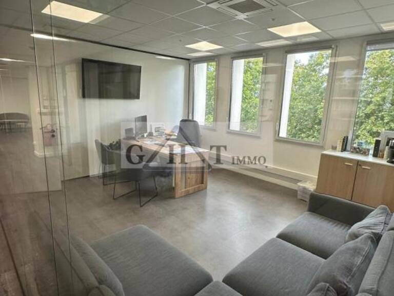 BUREAUX À VENDRE — photo 1
