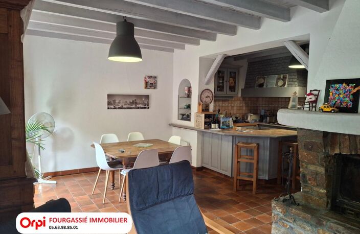 MAZAMET MAISON DE VILLE AVEC JARDIN ET DEUX GARAGES — photo 2