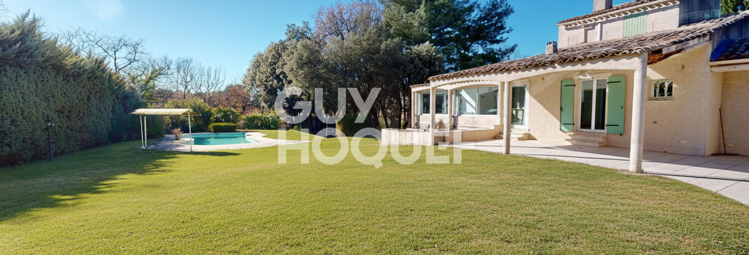 Maison 10 Pièces 305 m² à vendre à Robion (84440)