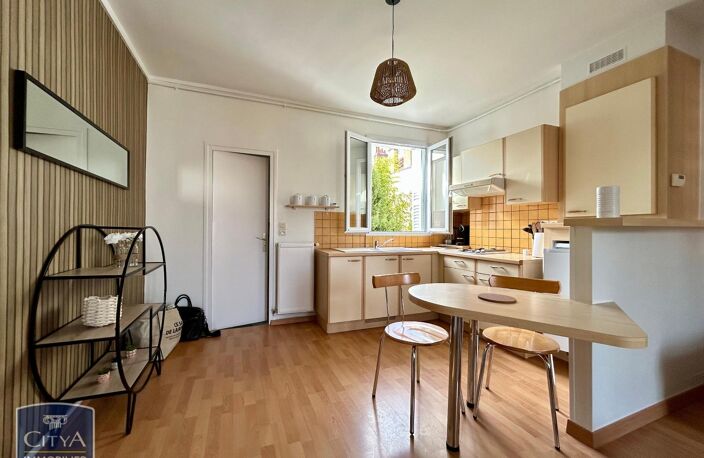 Location appartement 2 pièces 40 m² à Tours (37000) — photo 2