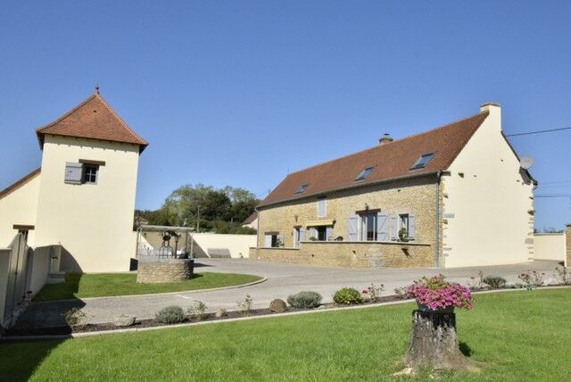 Villa / Maison  T6 à vendre Saint-Martin-de-Salencey 71220