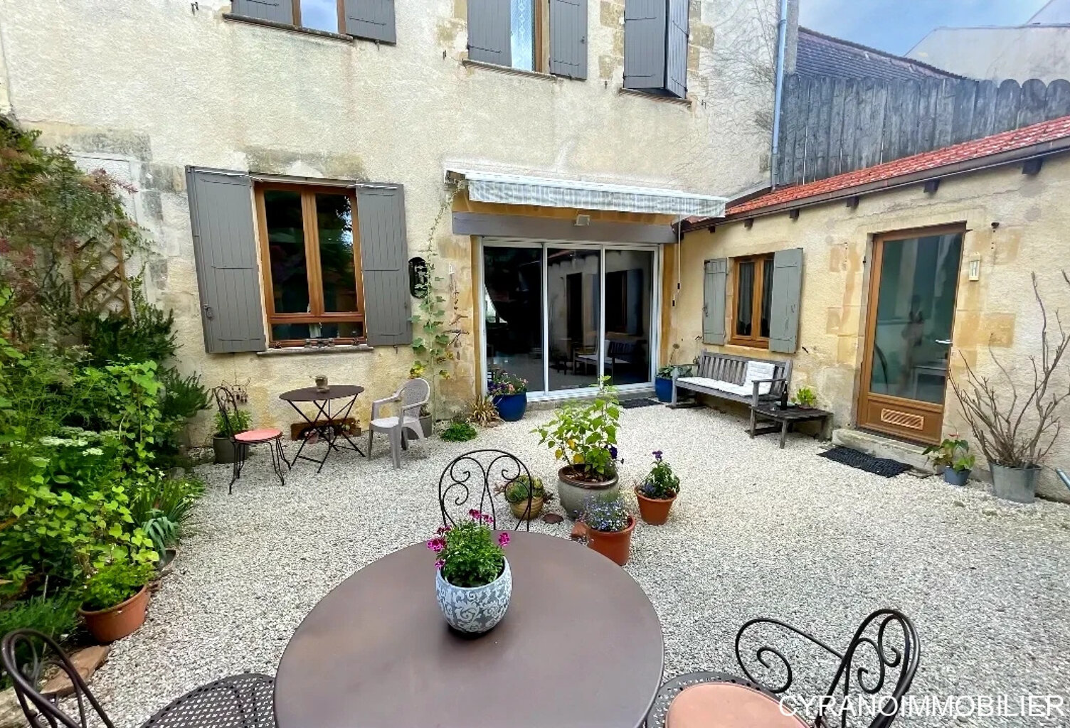 Maison de ville, 207m2 hab, 5/6 chambres — photo 1